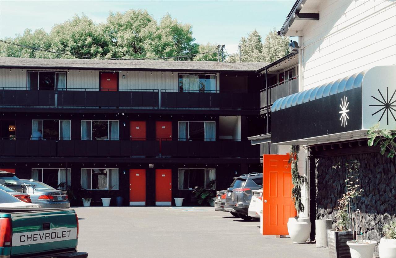 科瓦利斯酒店 外观 照片